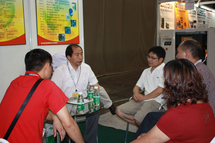 表面處理展與客戶交流